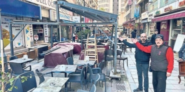 780x411-esnafin-tente-isyani-izmirin-tek-sorunu-tenteler-mi-1739560431184