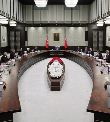 780x411-kabine-baskan-erdogan-liderliginde-toplaniyor-iste-masadaki-konular-1738563910391