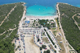 urla-altinkoy-koyu-na-kapanma-tehdidi-kiyilar-satilamaz